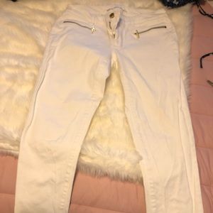 White skinny jeans